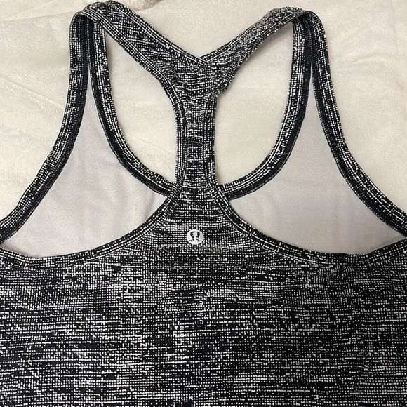 Lululemon tank - great condition like new - Picture 3 of 4